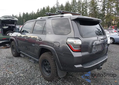 2018 Toyota 4Runner Sr5 Premium z USA, uszkodzony, nr VIN JTEBU5JR8J5538971